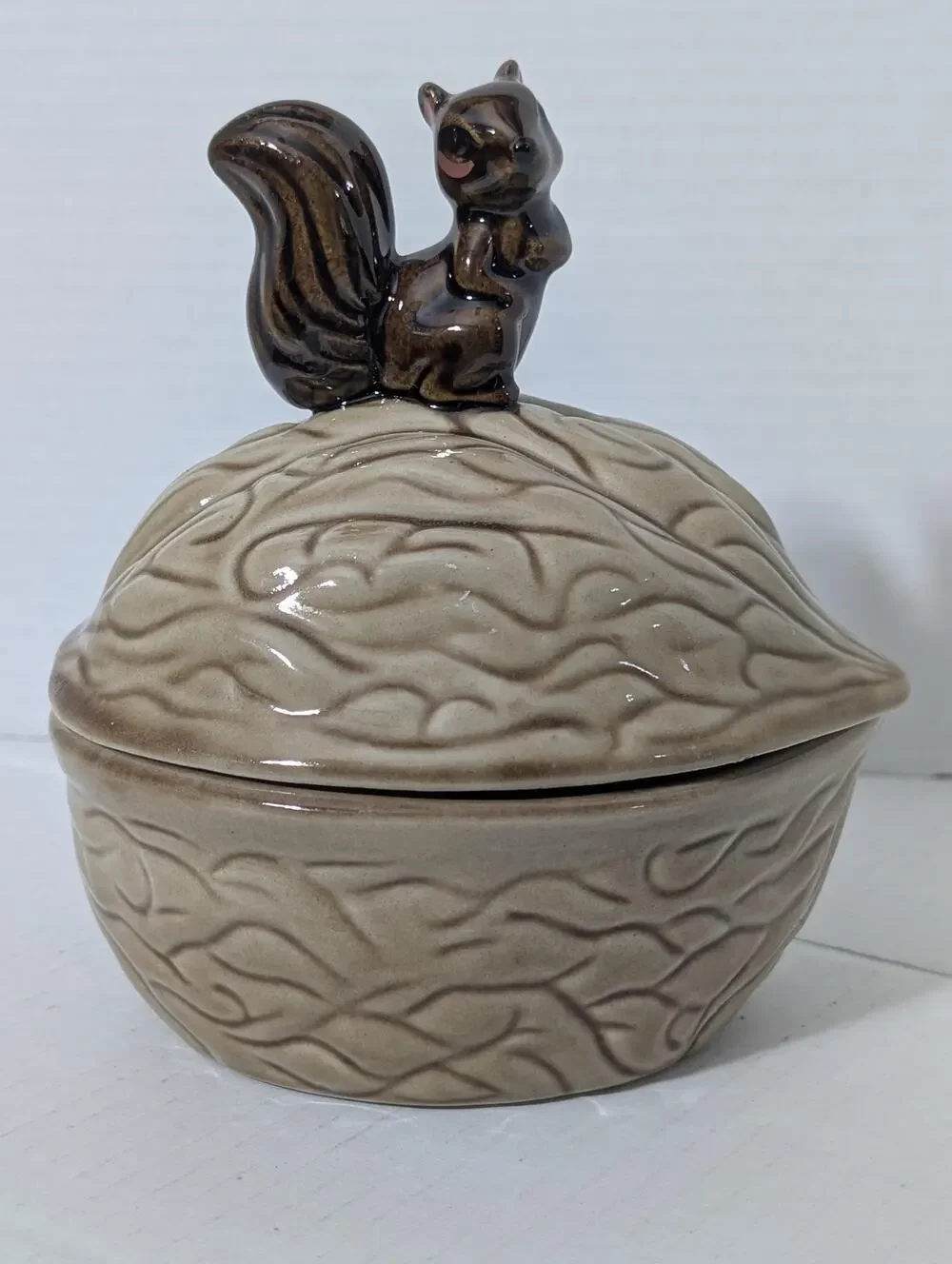 Vintage Ceramic Walnut Dish with Squirrel Finial Covered Nut Bowl